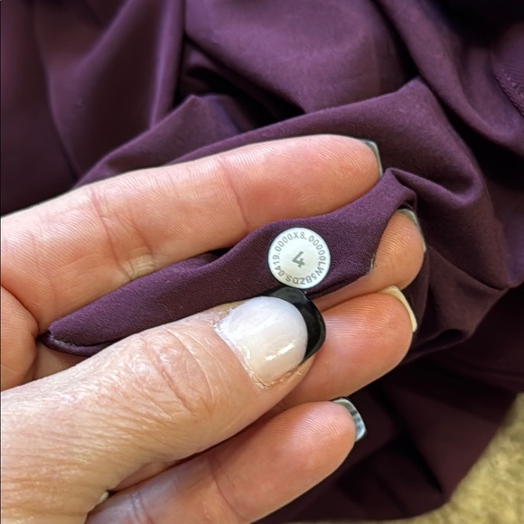 Lululemon NWOT SZ4  Jogger Pants - Picture 7 of 7